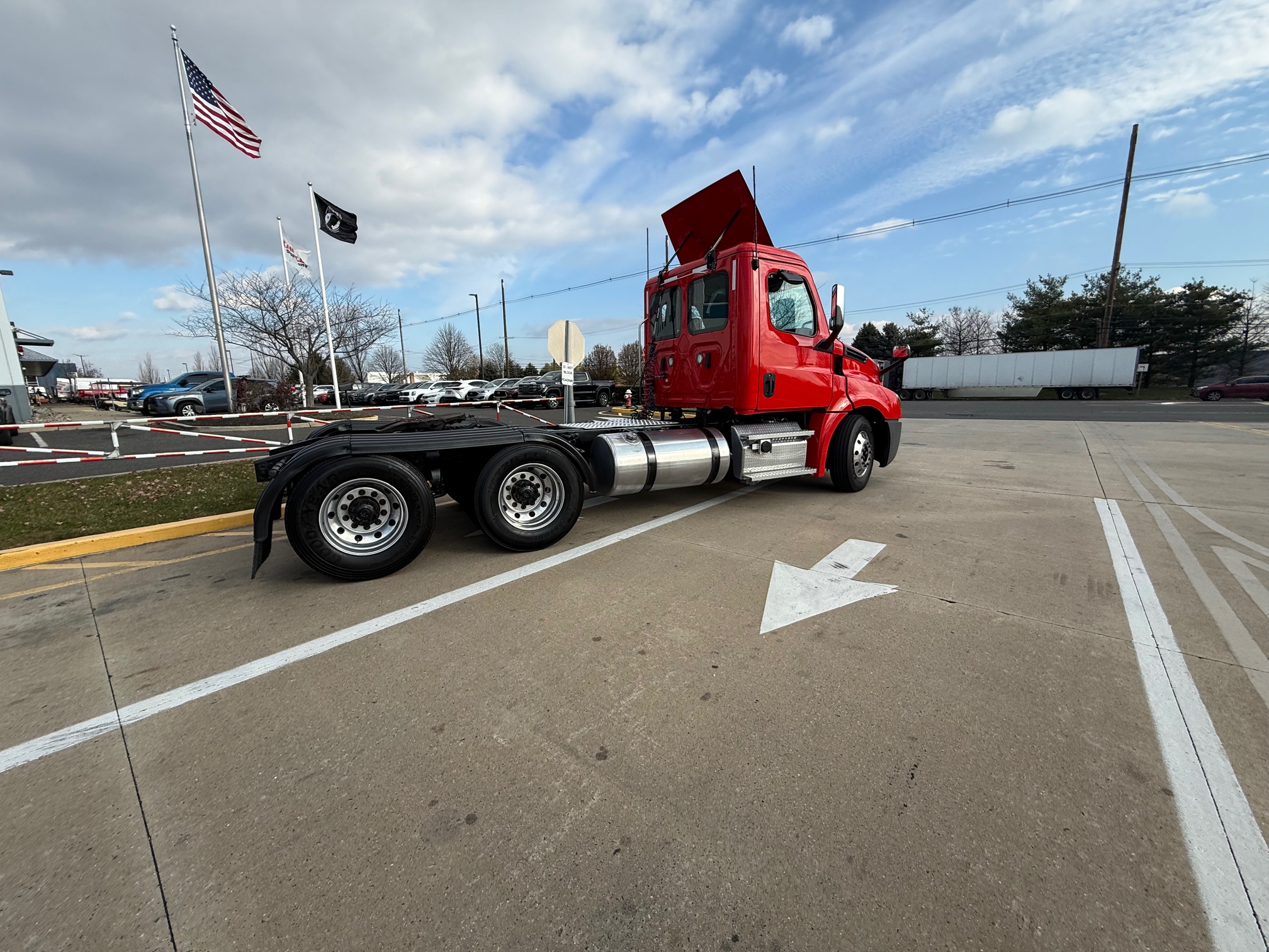 2020 Freightliner CASCADIA 126 - image 6 of 6