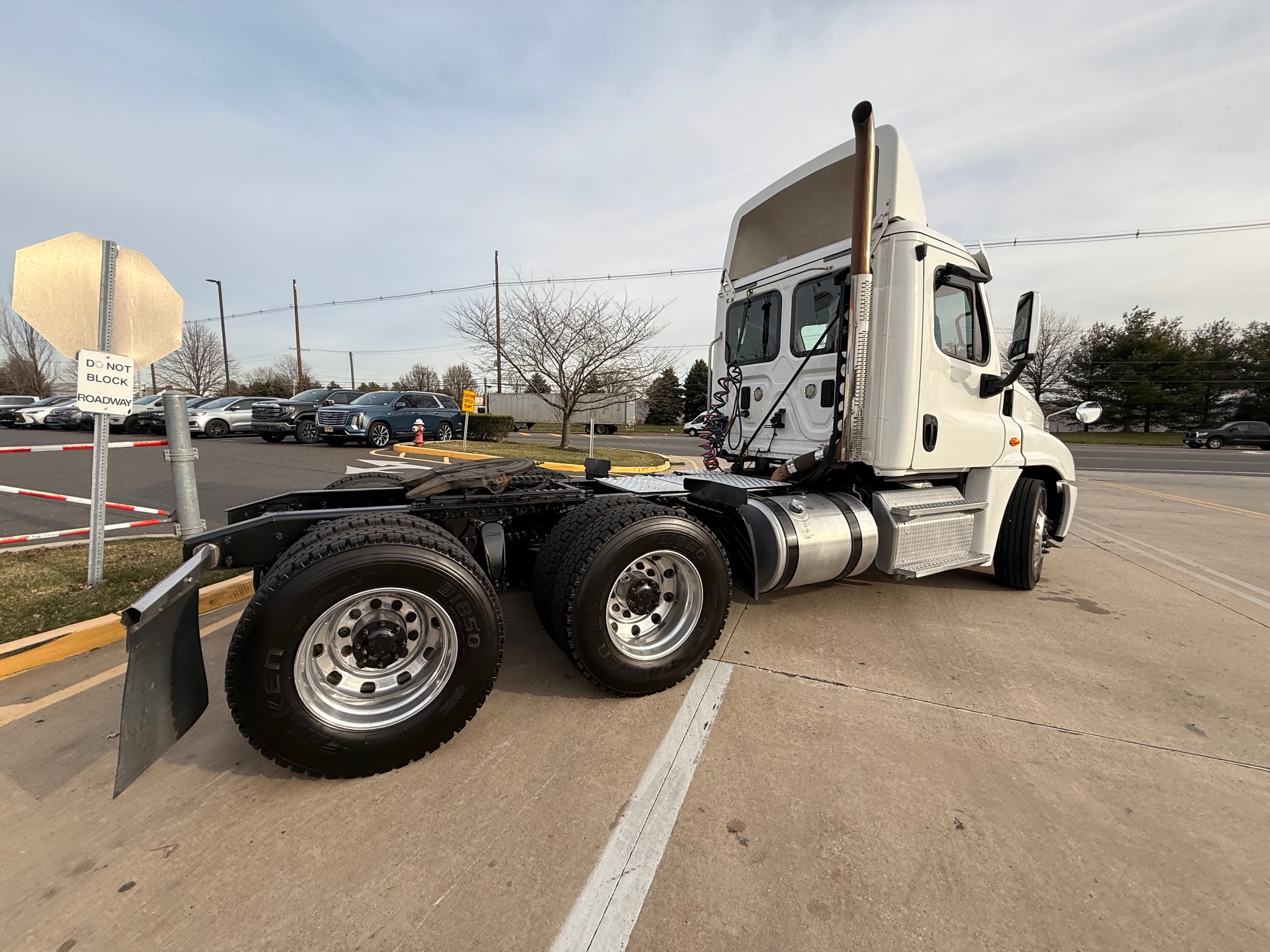 2016 Freightliner CASCADIA 2016 Freightliner CASCADIA - image 6 of 6
