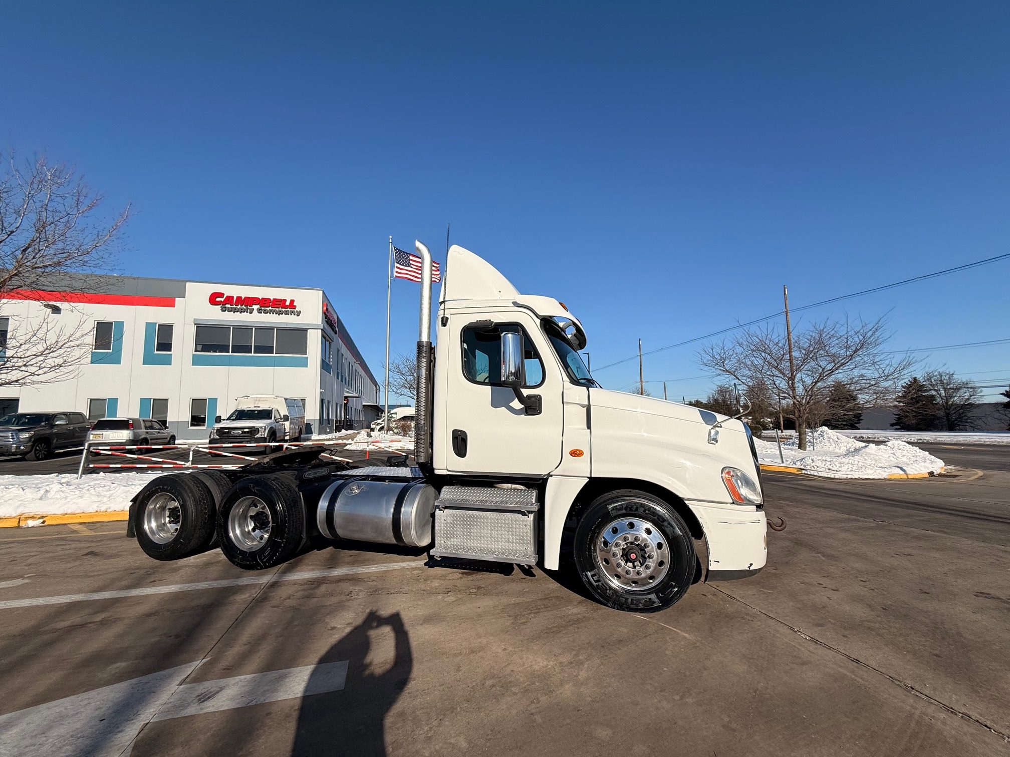 2016 Freightliner CASCADIA 2016 Freightliner CASCADIA - image 4 of 6