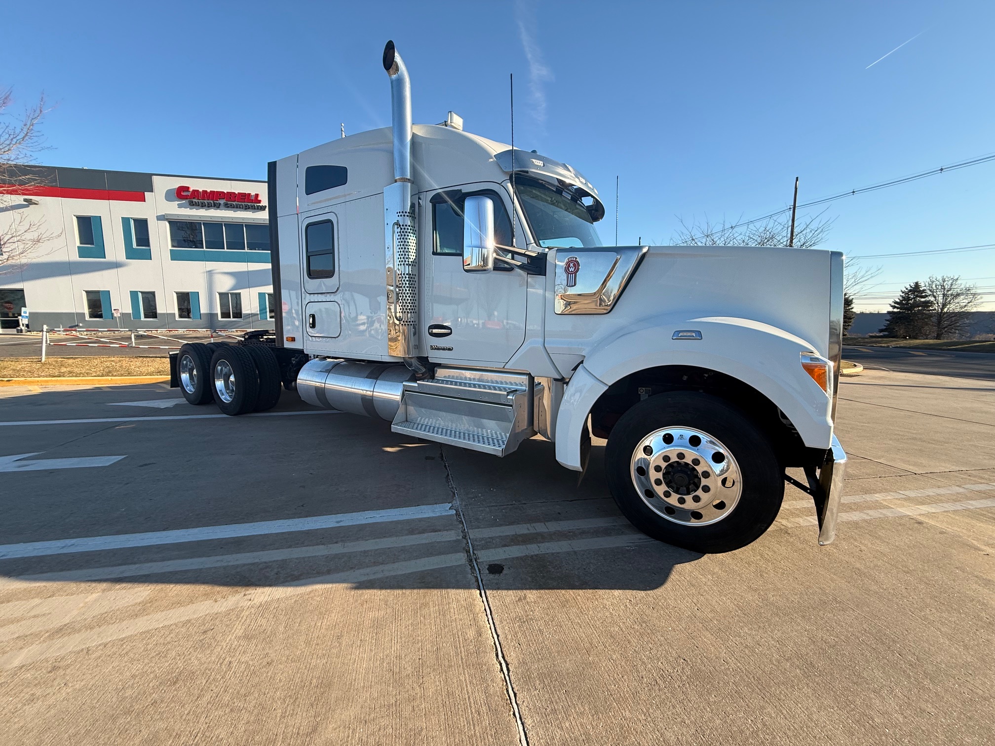 2023 KENWORTH W990 2023 KENWORTH W990 - image 1 of 6