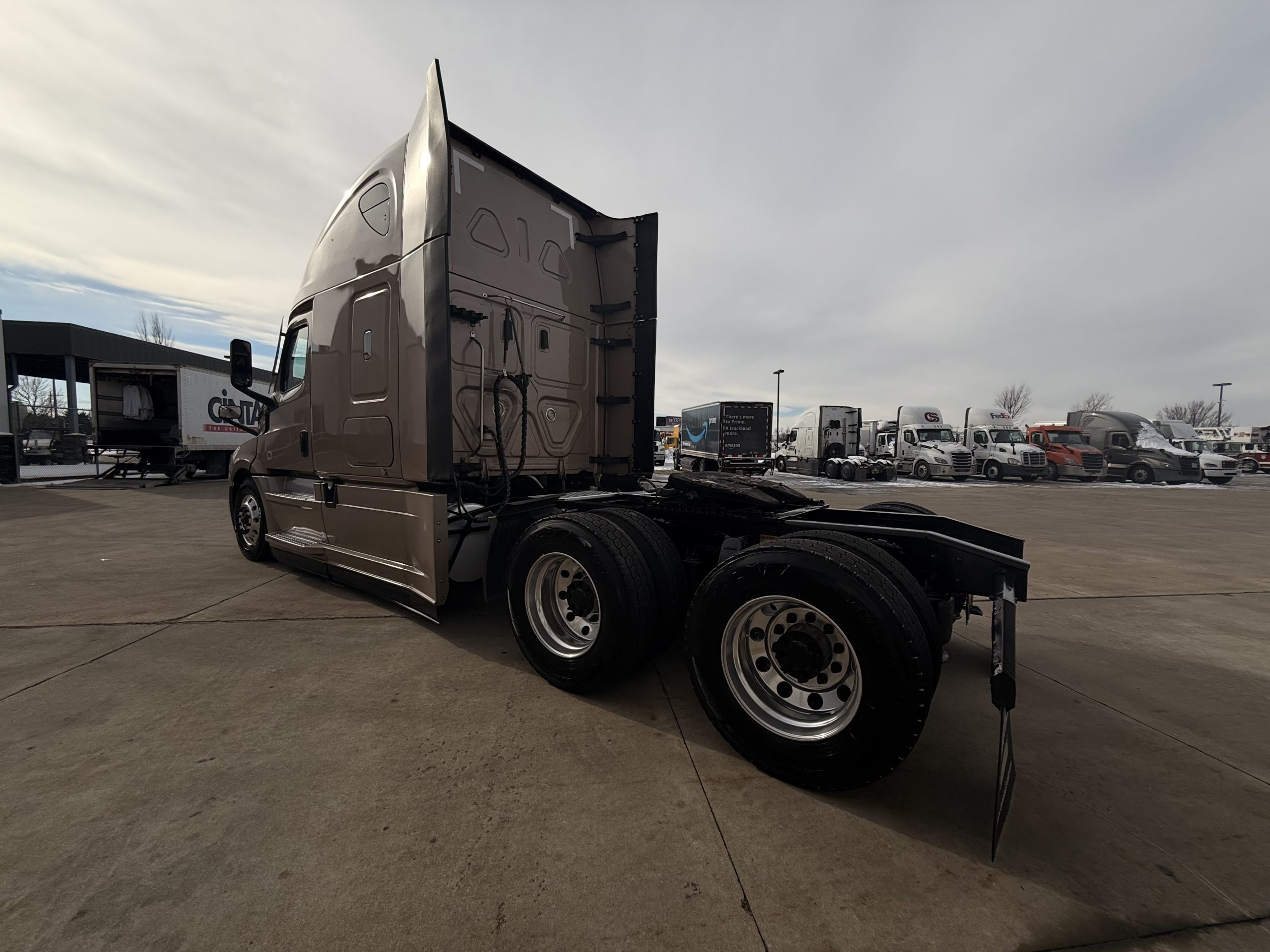2023 FREIGHTLINER CASCADIA PT126S 2023 FREIGHTLINER CASCADIA PT126S - image 4 of 6