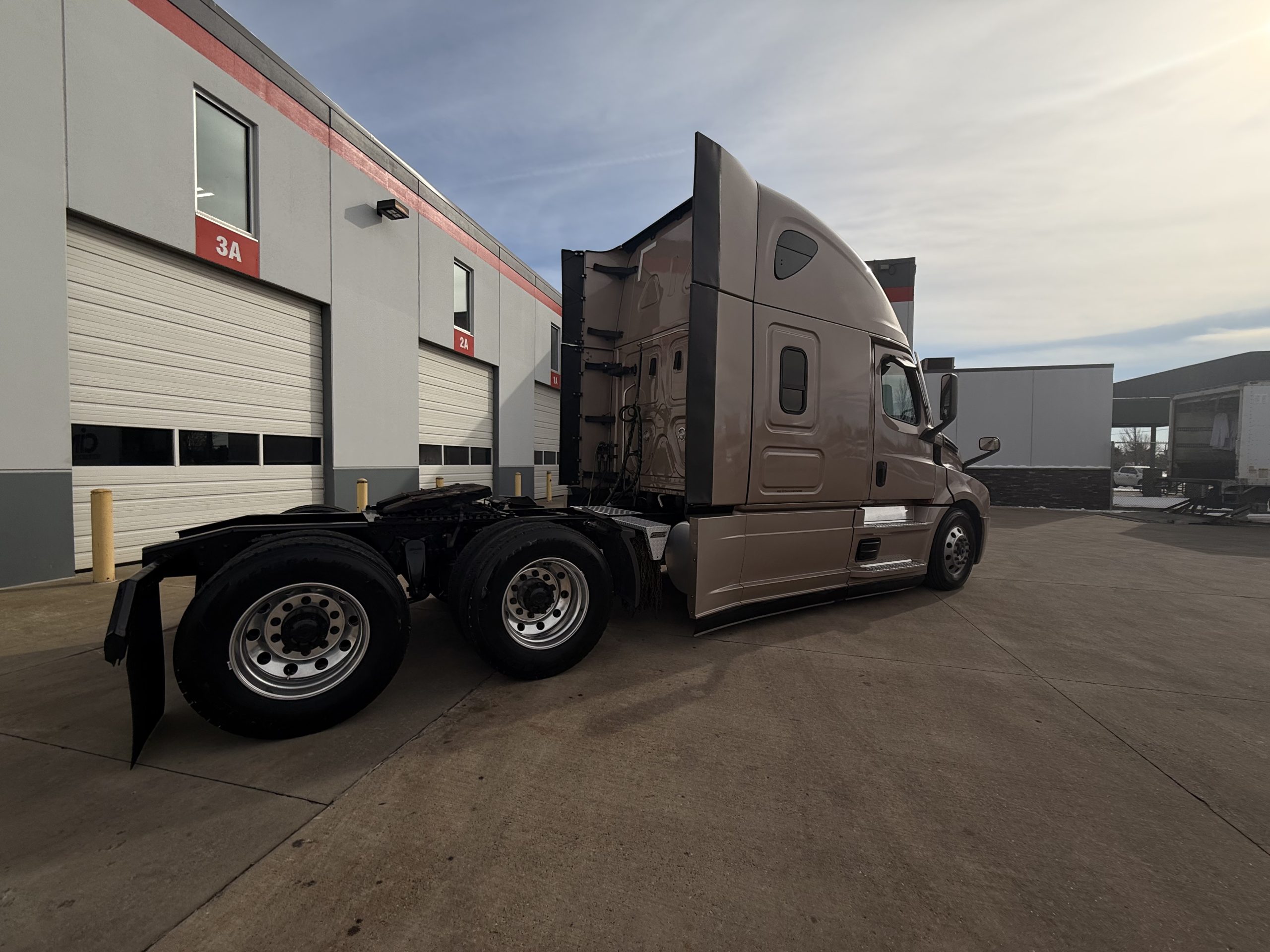 2023 FREIGHTLINER CASCADIA PT126S 213262-07 2023 FREIGHTLINER CASCADIA PT126S 213262-07