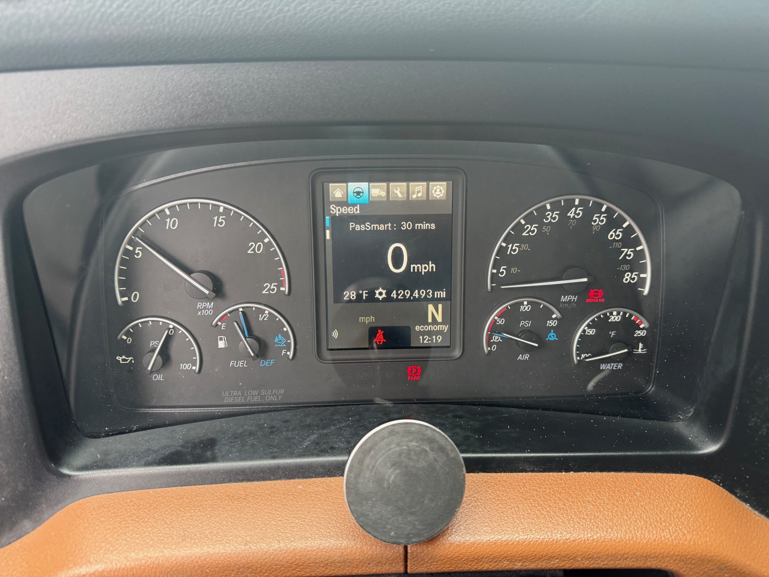 2023 FREIGHTLINER CASCADIA PT126S 213262-10 2023 FREIGHTLINER CASCADIA PT126S 213262-10