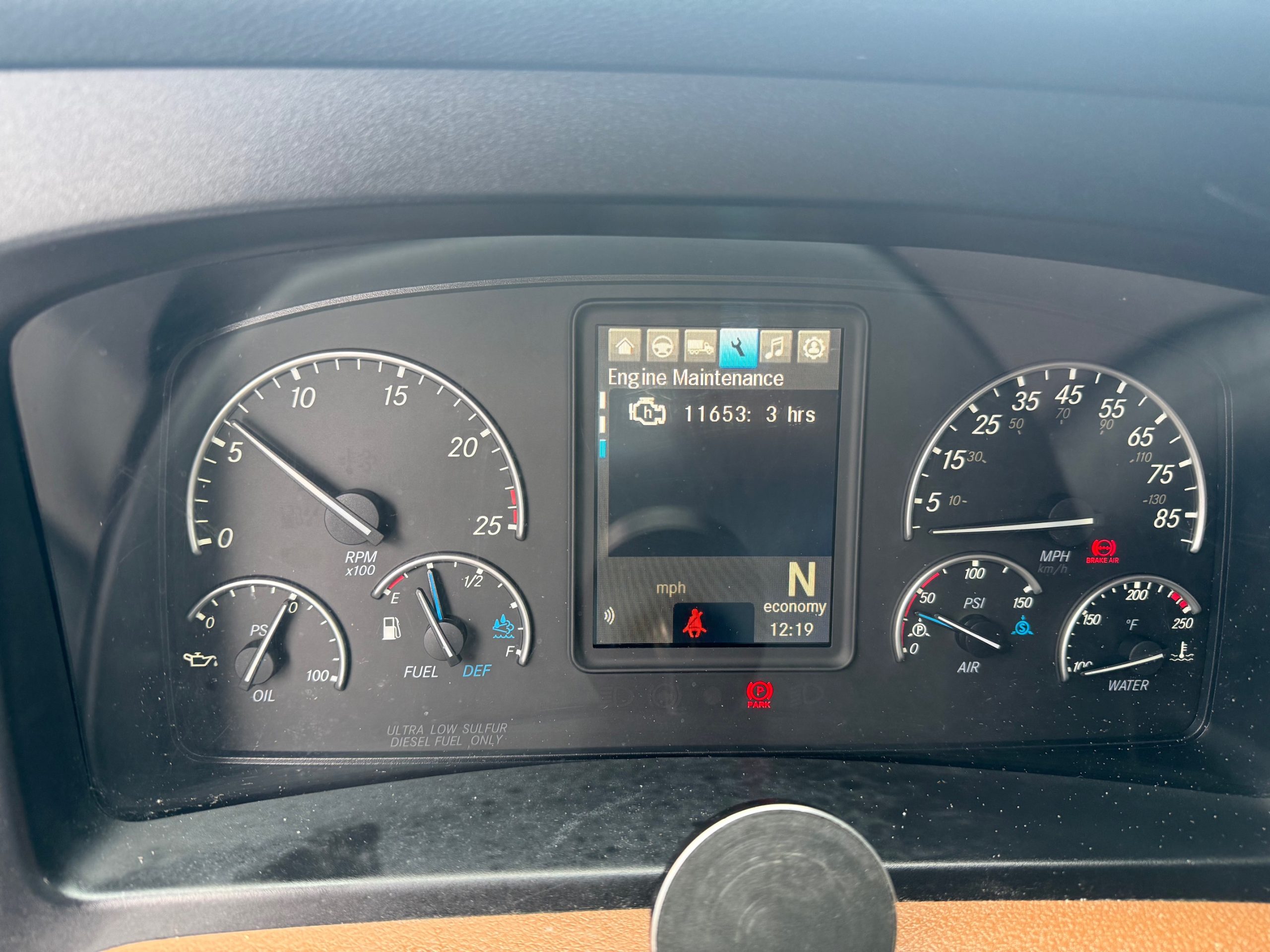 2023 FREIGHTLINER CASCADIA PT126S 213262-11 2023 FREIGHTLINER CASCADIA PT126S 213262-11