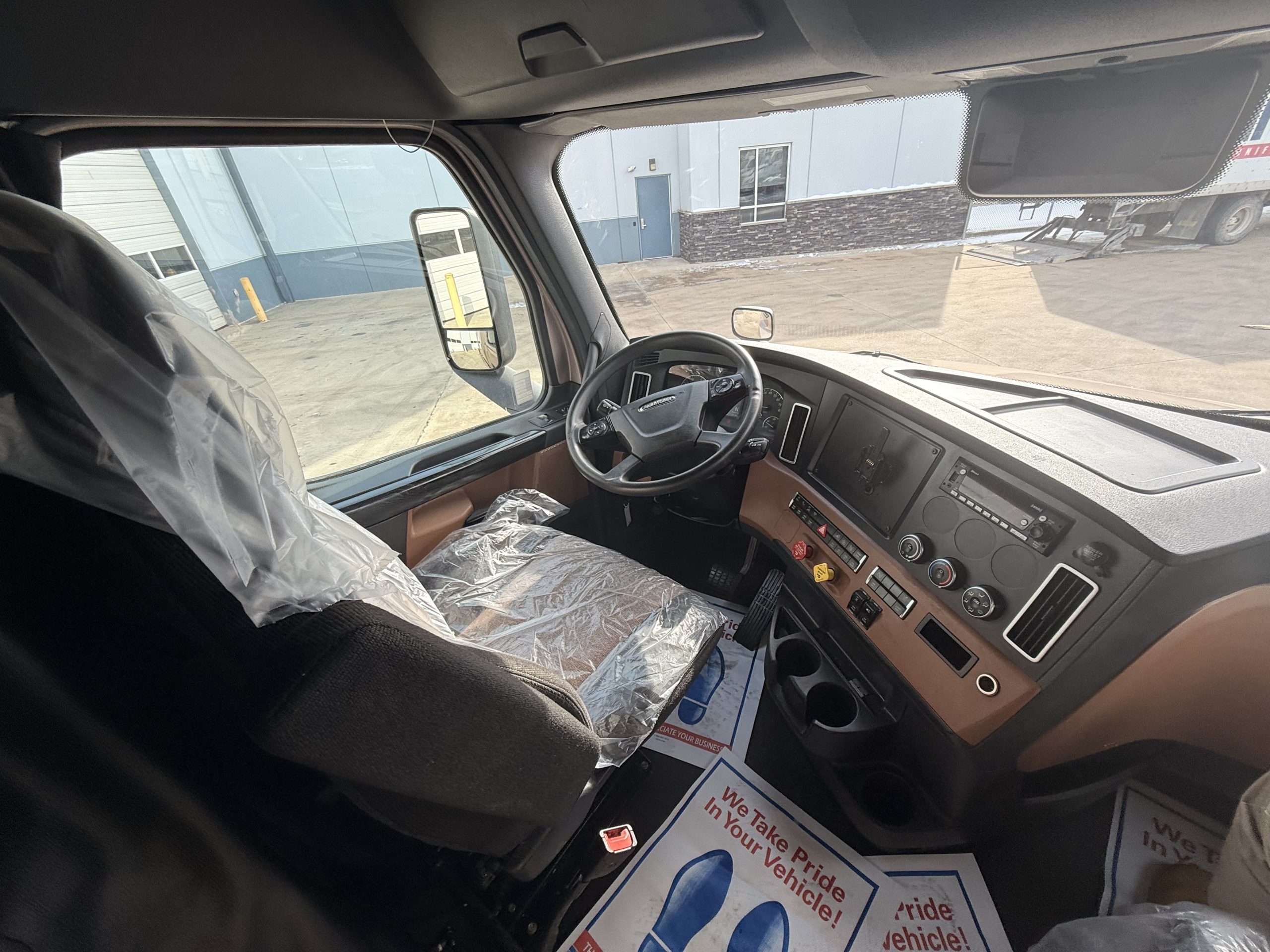 2023 FREIGHTLINER CASCADIA PT126S 213262-12 2023 FREIGHTLINER CASCADIA PT126S 213262-12