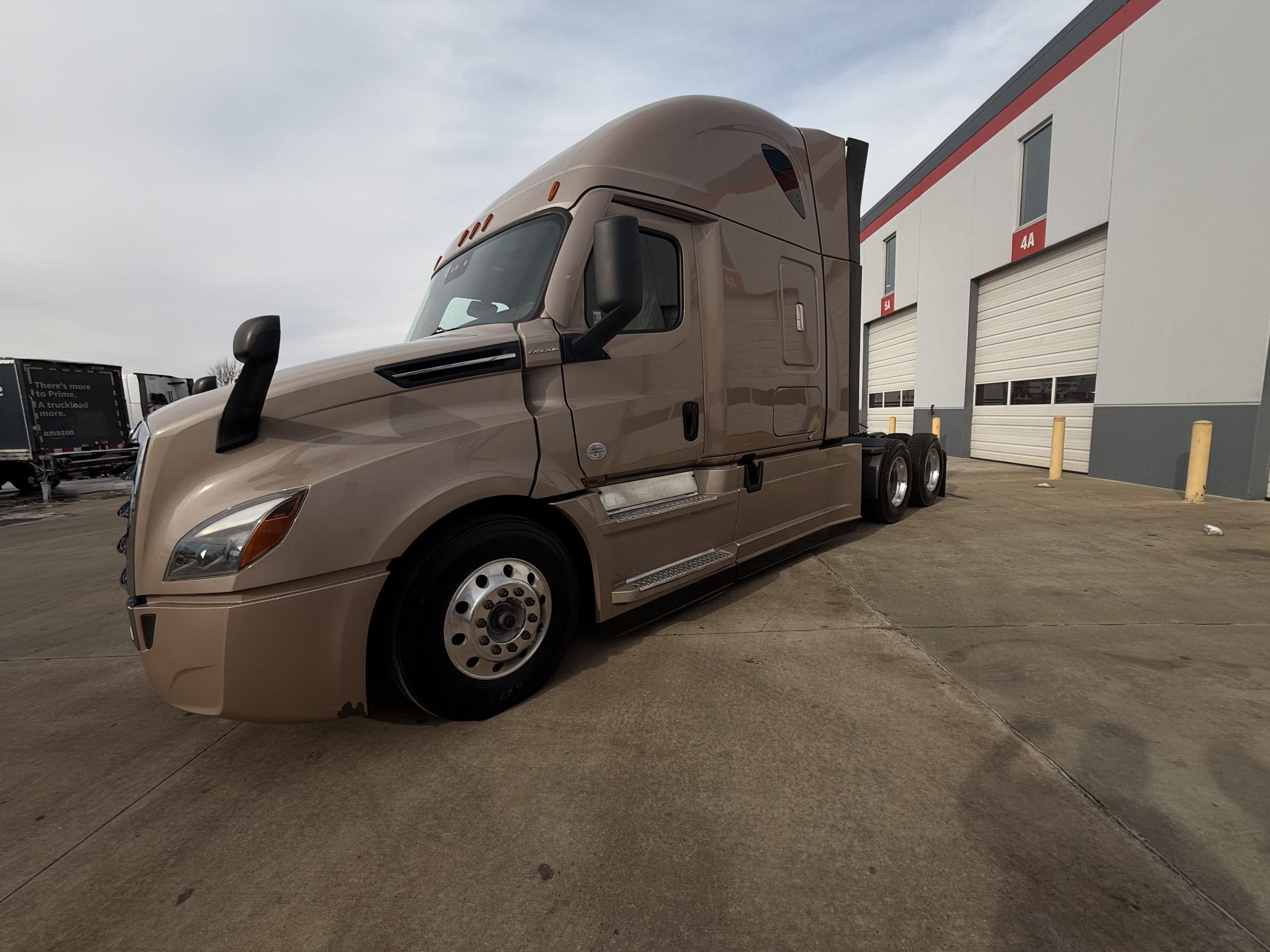 2023 FREIGHTLINER CASCADIA PT126S 2023 FREIGHTLINER CASCADIA PT126S - image 3 of 6