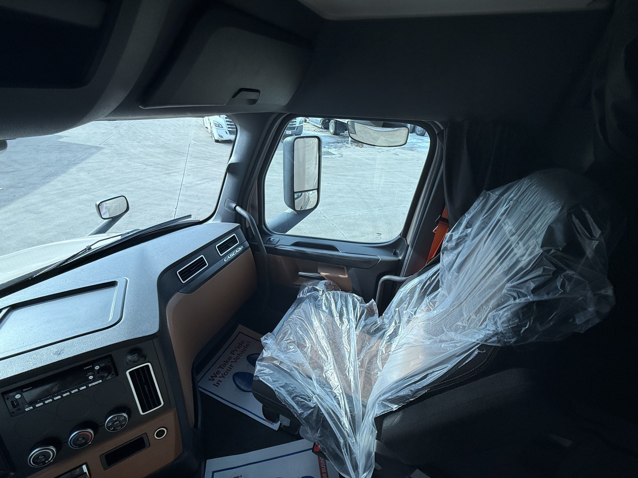 2023 FREIGHTLINER CASCADIA PT126S 213263-13 2023 FREIGHTLINER CASCADIA PT126S 213263-13