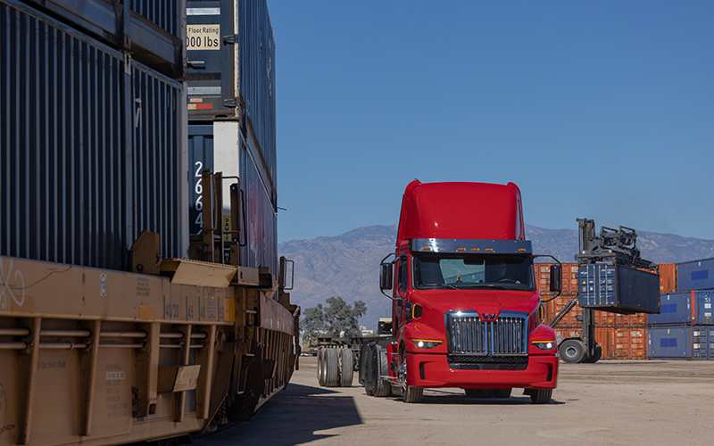 Western Star 57X ws_57x_daycab_red_container_10 Western Star 57X ws_57x_daycab_red_container_10