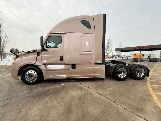 2023 FREIGHTLINER CASCADIA PT126S 213261-03 2023 FREIGHTLINER CASCADIA PT126S 213261-03