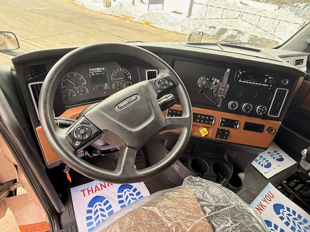 2023 FREIGHTLINER CASCADIA PT126S 213261-14 2023 FREIGHTLINER CASCADIA PT126S 213261-14