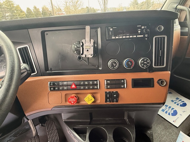 2023 FREIGHTLINER CASCADIA PT126S 213261-15 2023 FREIGHTLINER CASCADIA PT126S 213261-15