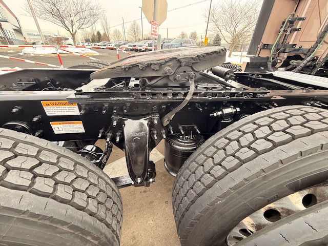 2023 FREIGHTLINER CASCADIA PT126S 213261-18 2023 FREIGHTLINER CASCADIA PT126S 213261-18