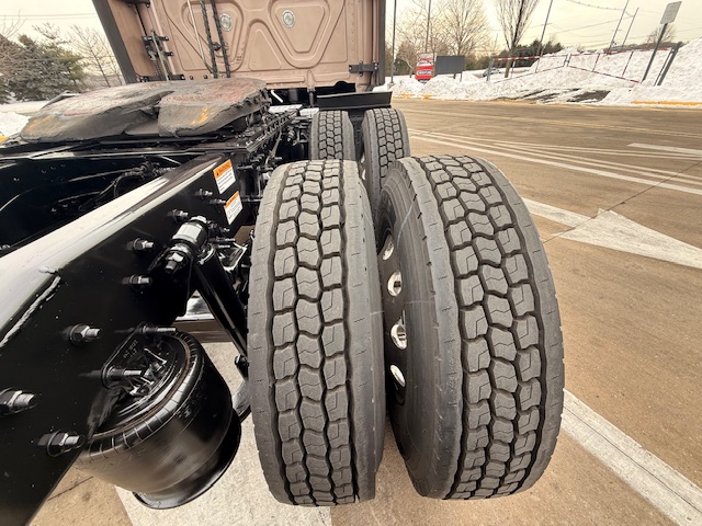 2023 FREIGHTLINER CASCADIA PT126S 213261-21 2023 FREIGHTLINER CASCADIA PT126S 213261-21