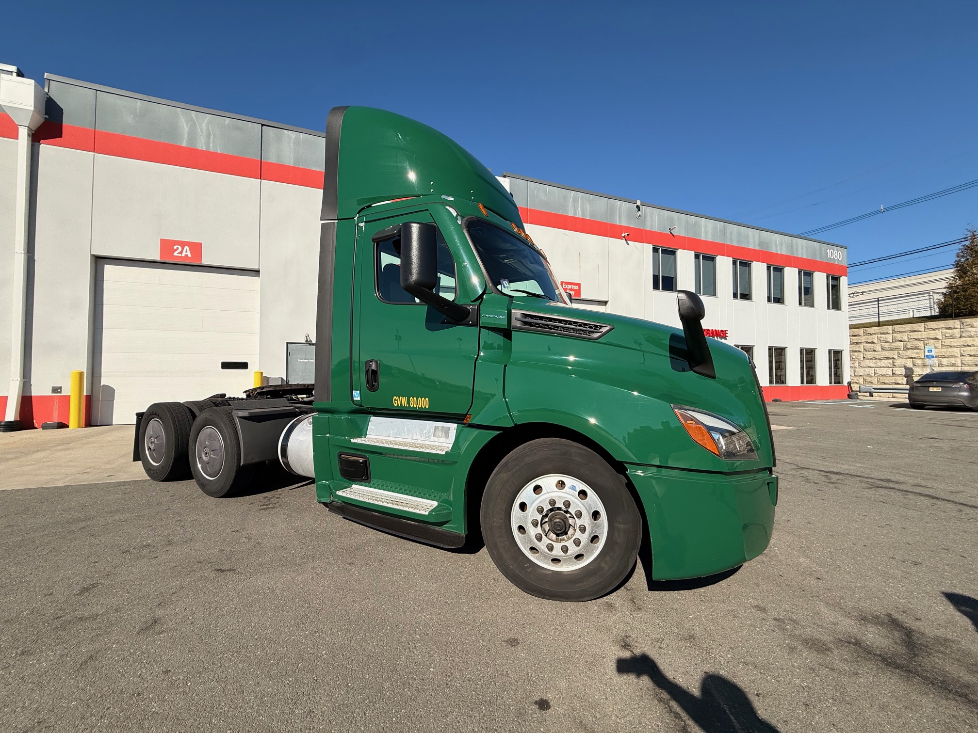 2021 Freightliner CASCADIA PT126D - image 3 of 6