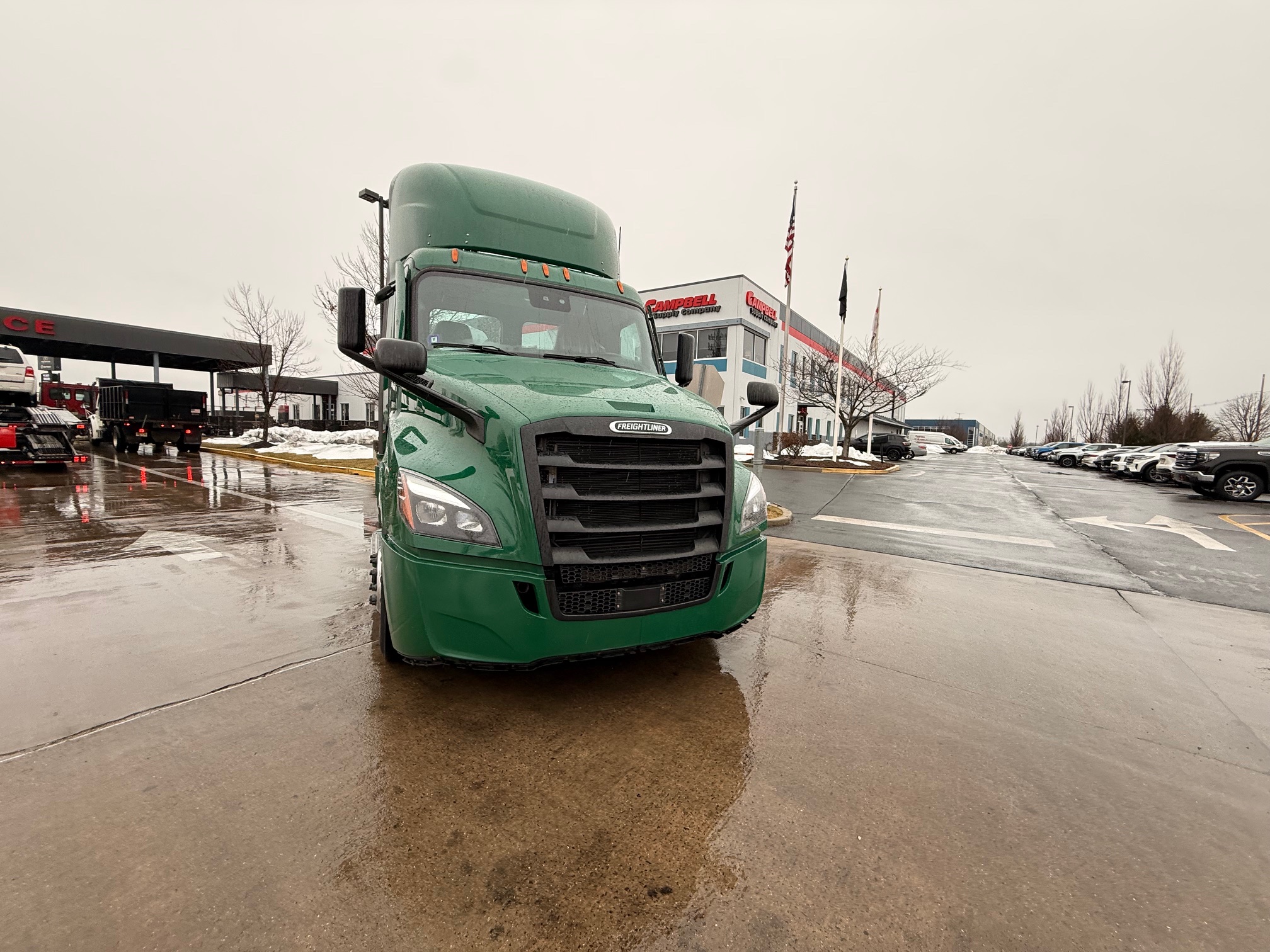 2021 FREIGHTLINER CASCADIA PT126D - image 2 of 6