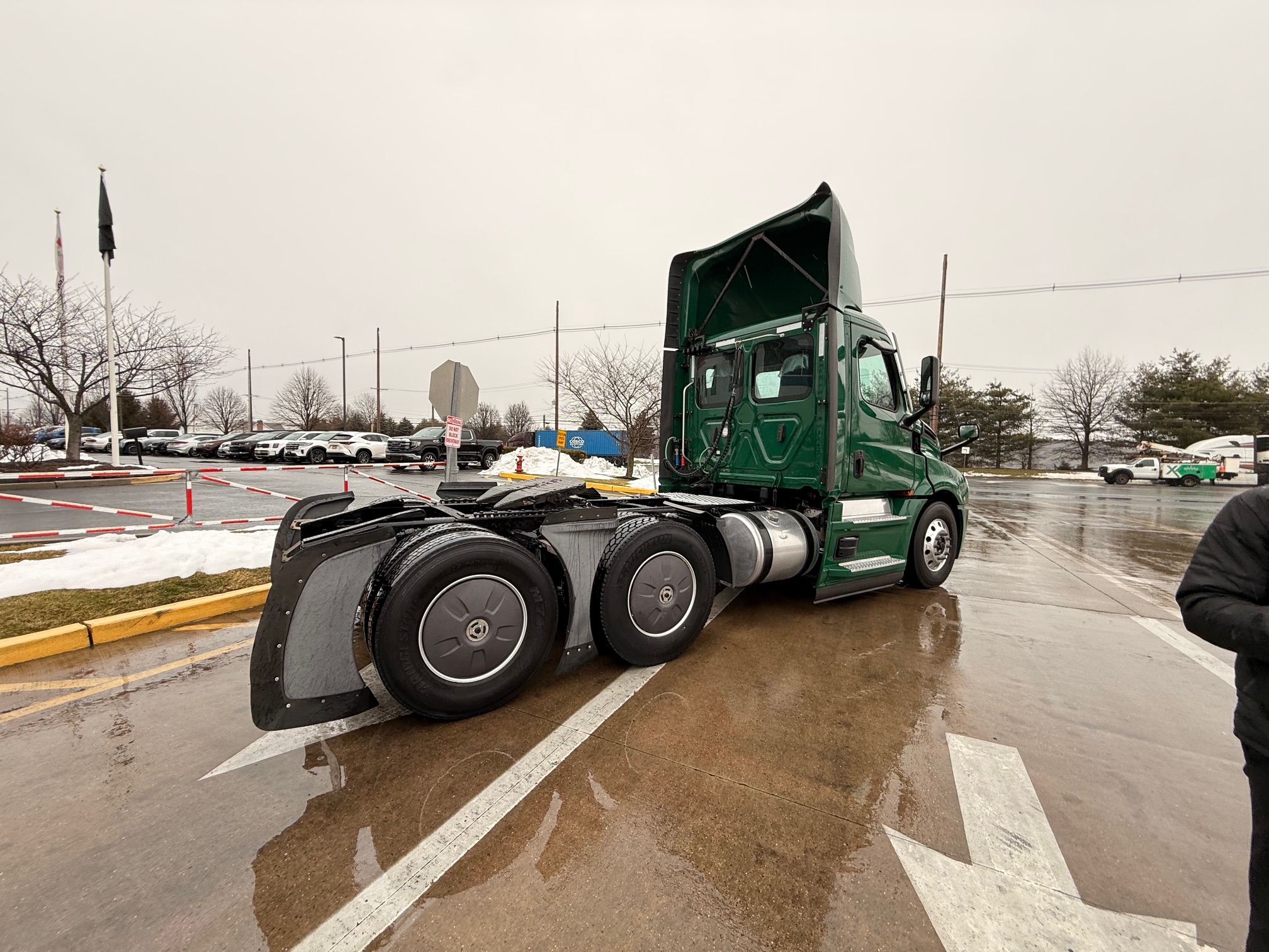 2021 FREIGHTLINER CASCADIA PT126D - image 6 of 6