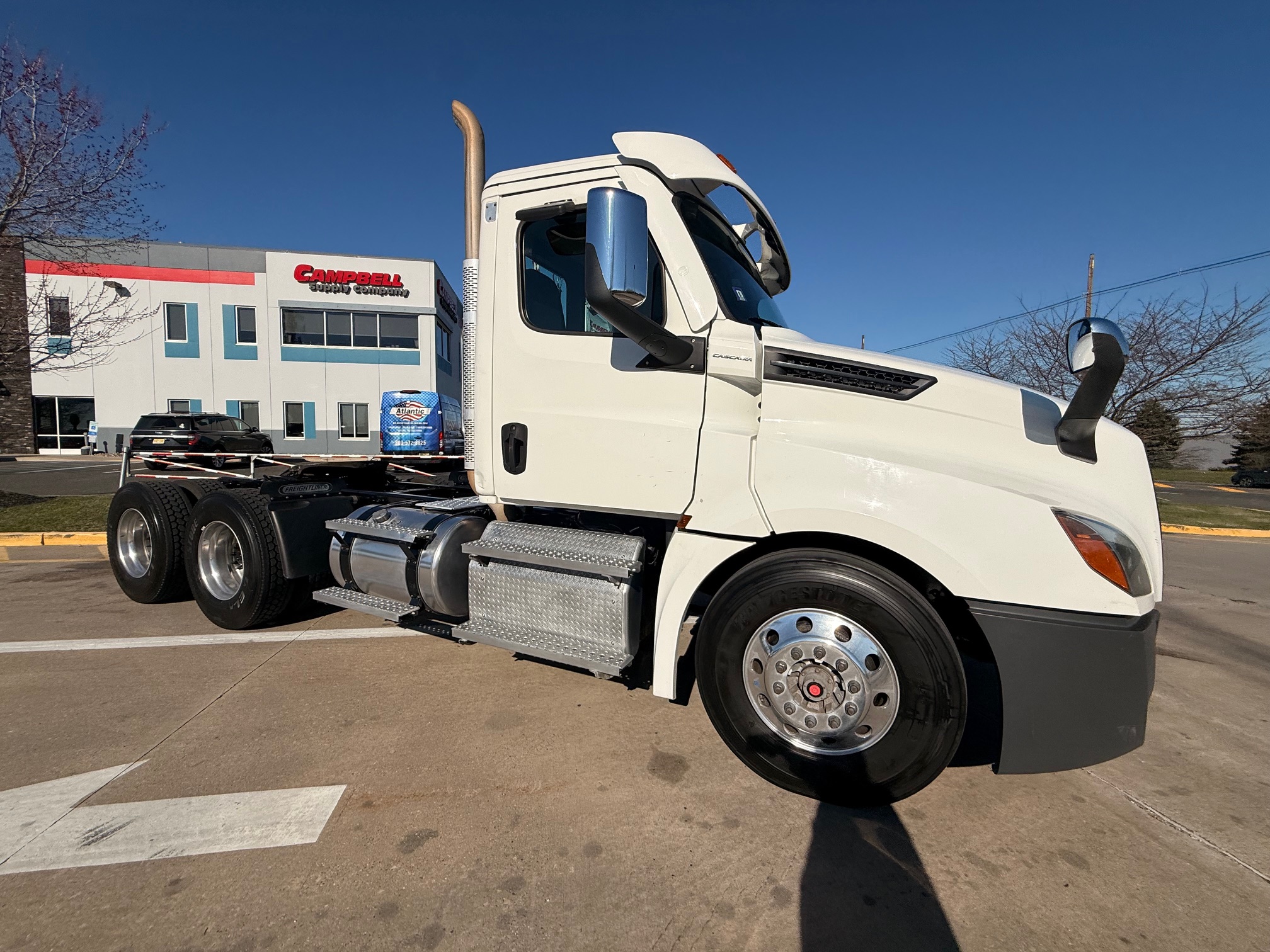 2021 FREIGHTLINER CASCADIA PT126D 2021 FREIGHTLINER CASCADIA PT126D - image 1 of 6