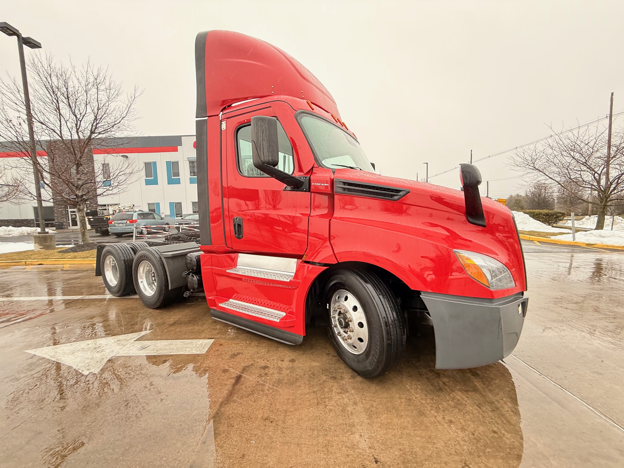 2021 Freightliner CASCADIA 126 - image 3 of 6