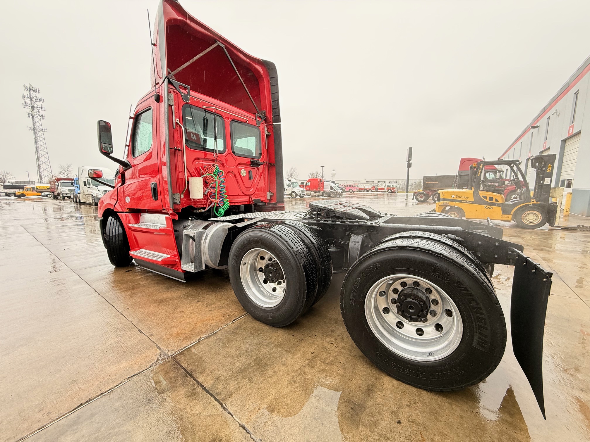 2021 Freightliner CASCADIA 126 - image 6 of 6
