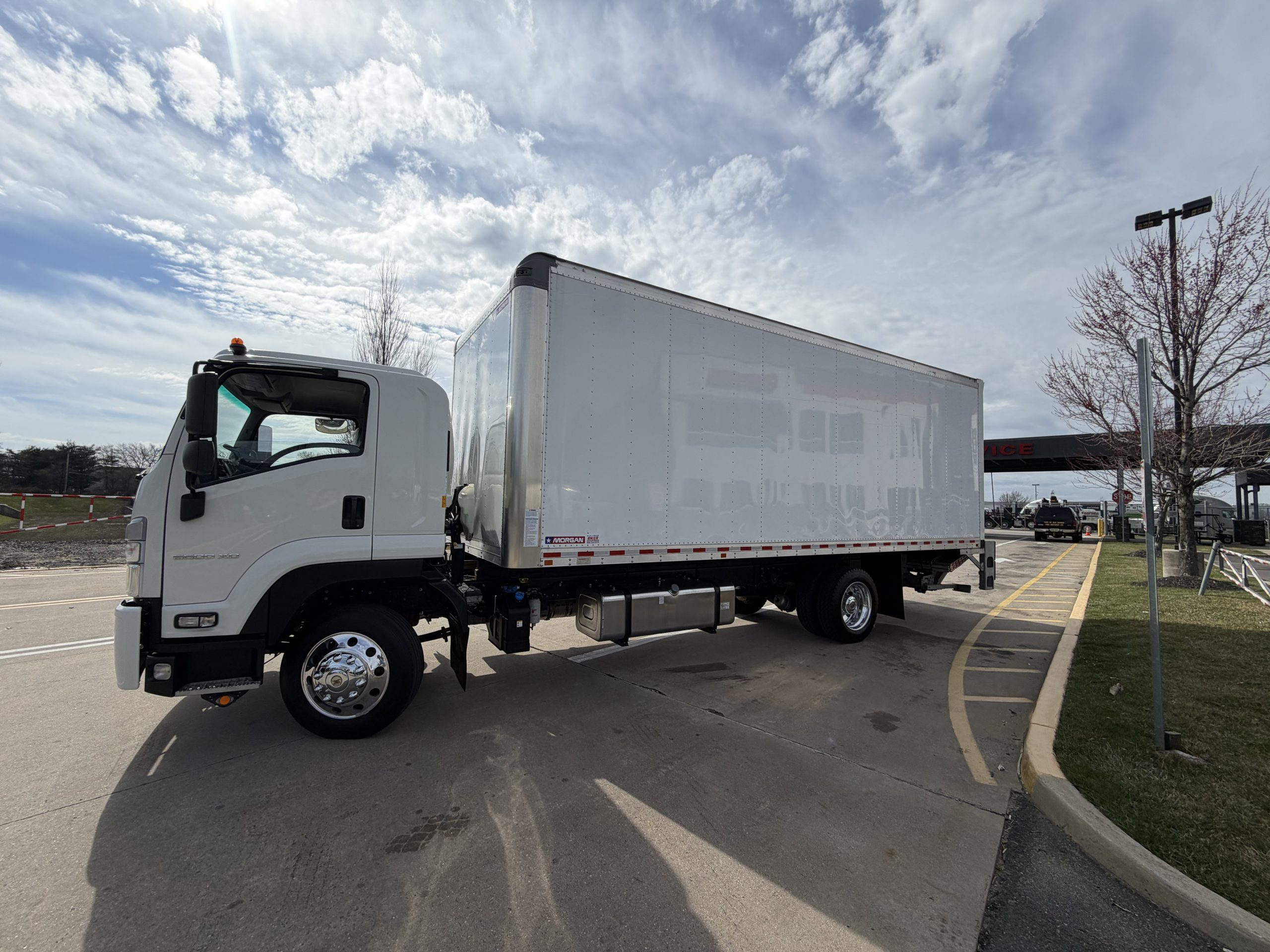 2024 CHEVROLET LCF6500XD 2024 CHEVROLET LCF6500XD - image 1 of 6