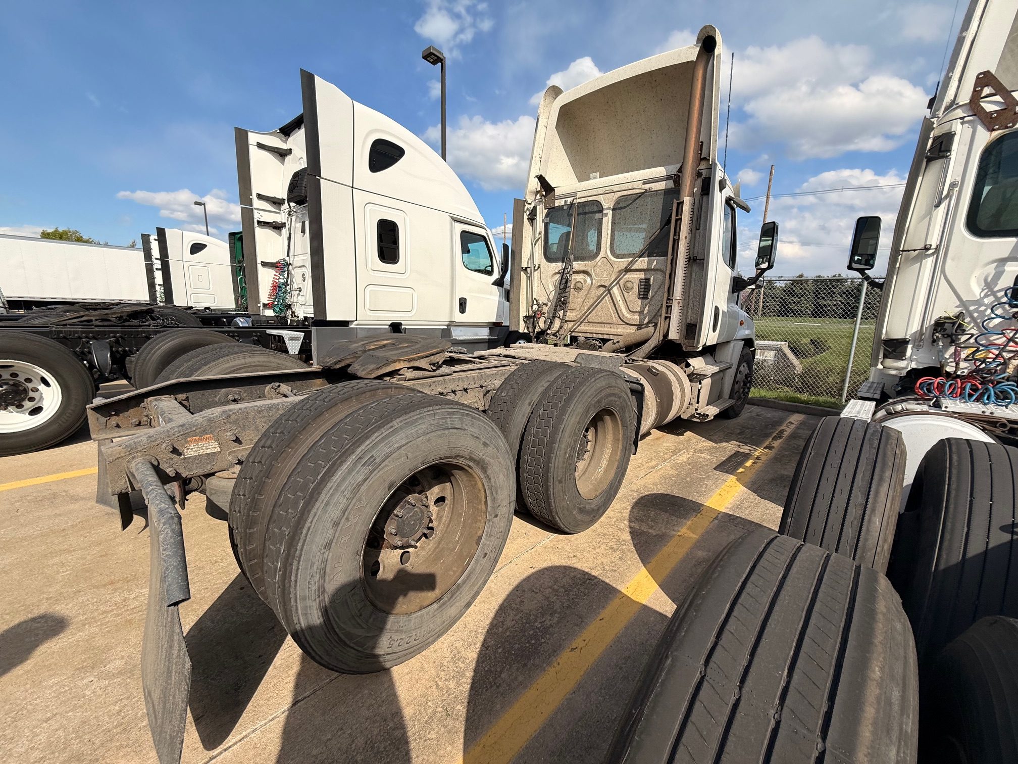 2013 FREIGHTLINER CASCADIA CA125D - image 6 of 6