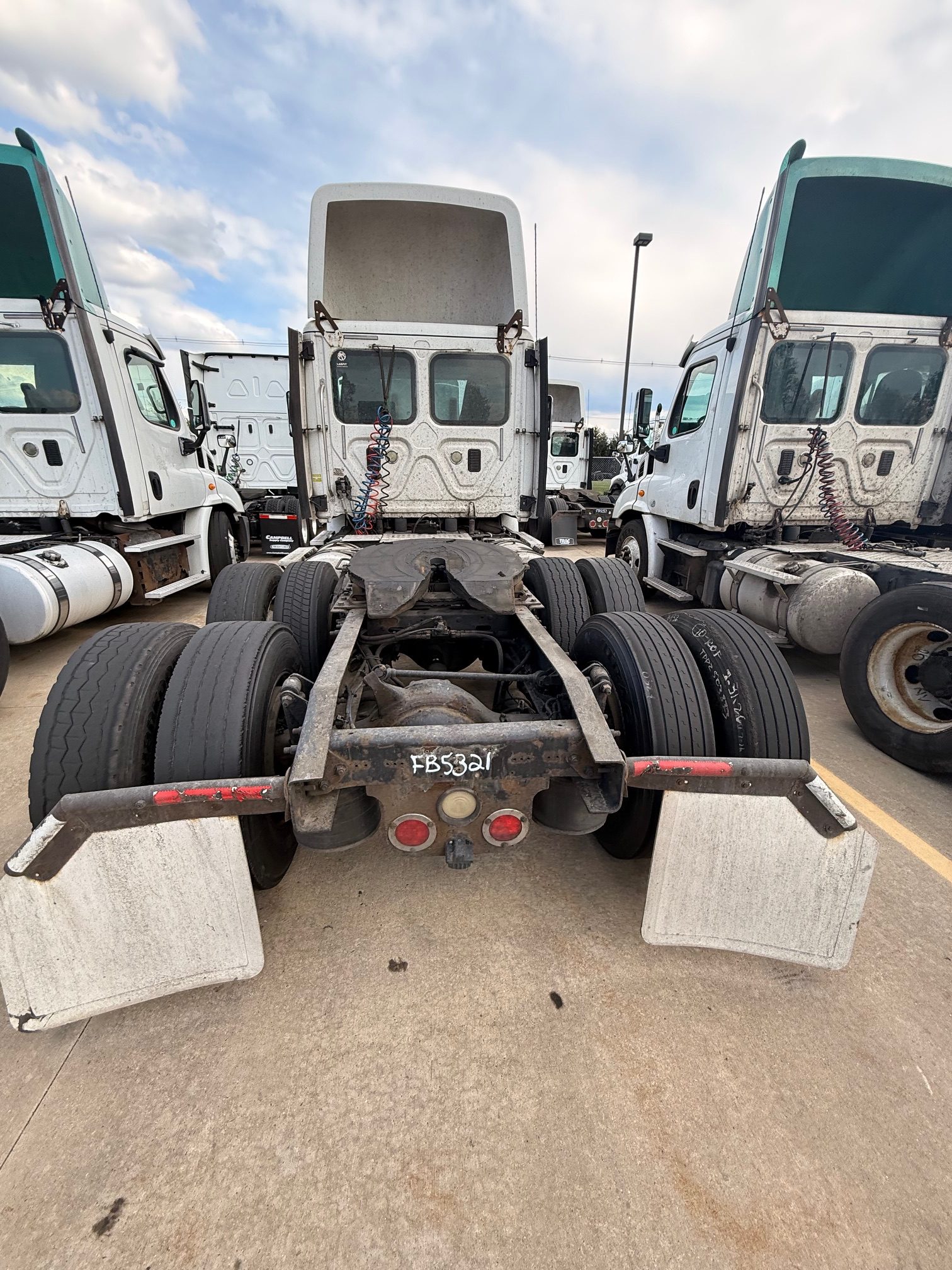 2013 Freightliner CASCADIA - image 5 of 6
