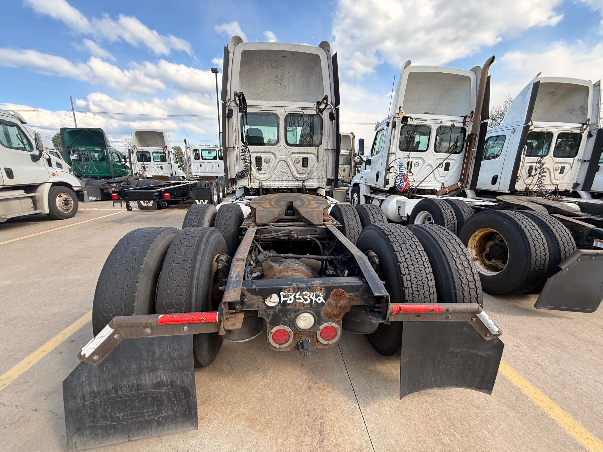 2013 Freightliner CASCADIA CA113D - image 6 of 6