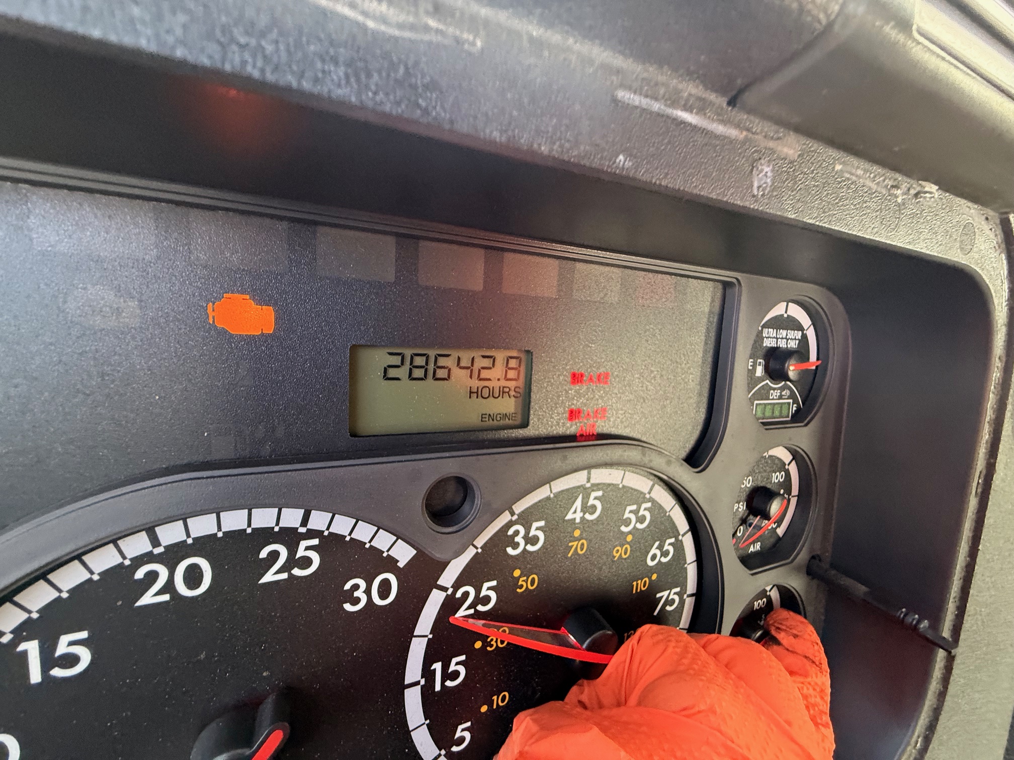 2013 Freightliner CASCADIA CA113D 135898-10 2013 Freightliner CASCADIA CA113D 135898-10