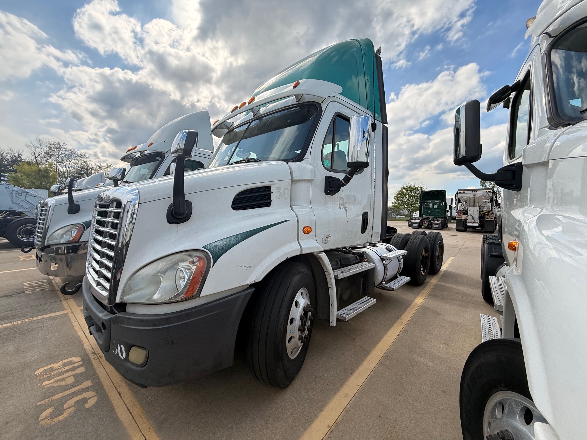 2013 Freightliner CA113DC - image 3 of 6