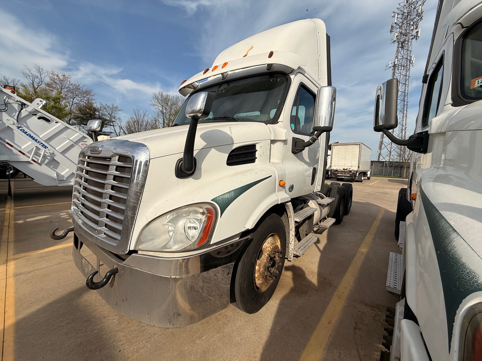 2013 Freightliner PX113064S T - image 1 of 6