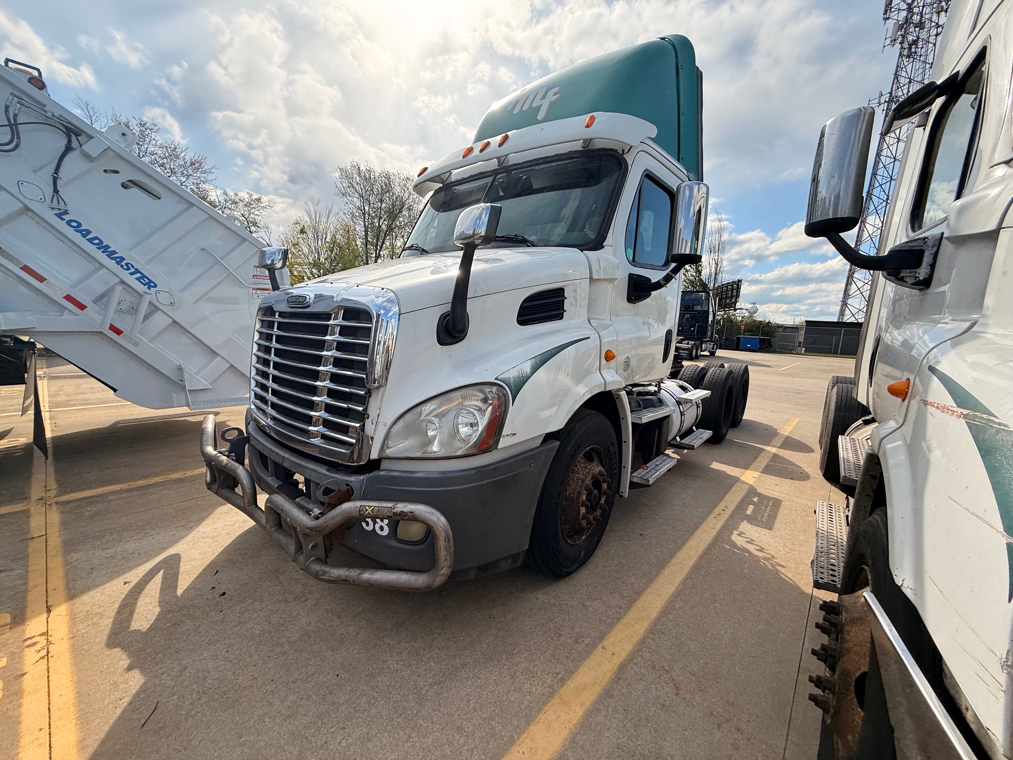 2013 FREIGHTLINER CASCADIA CA113D - image 3 of 6