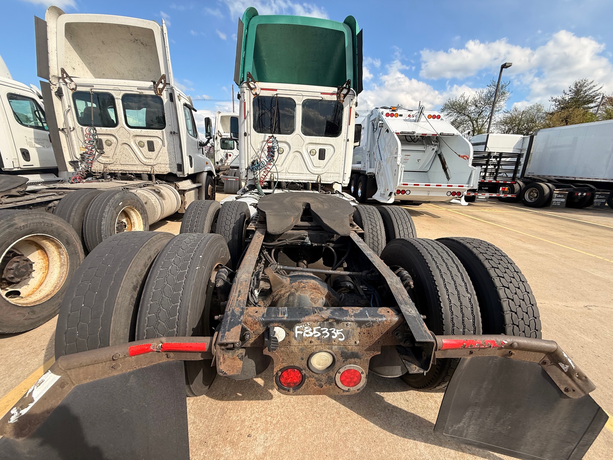 2013 FREIGHTLINER CASCADIA CA113D - image 5 of 6