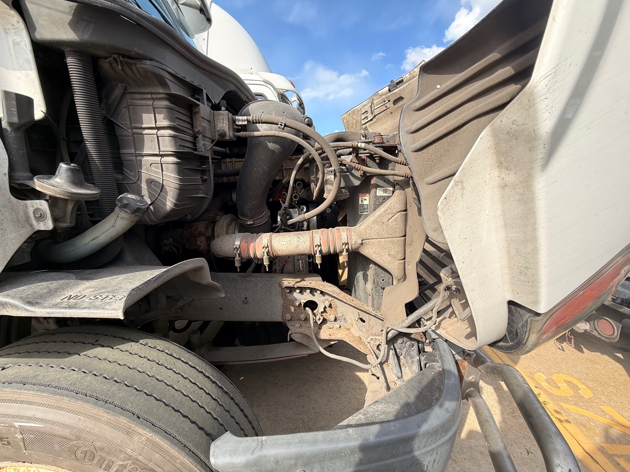 2013 FREIGHTLINER CASCADIA CA113D 135916-08 2013 FREIGHTLINER CASCADIA CA113D 135916-08