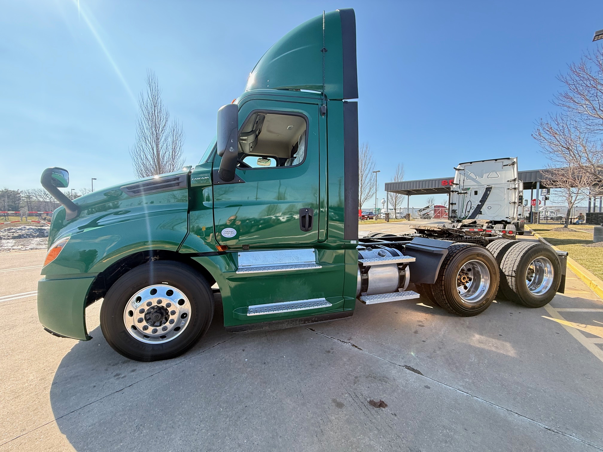 2020 Freightliner CASCADIA 2020 Freightliner CASCADIA - image 1 of 6