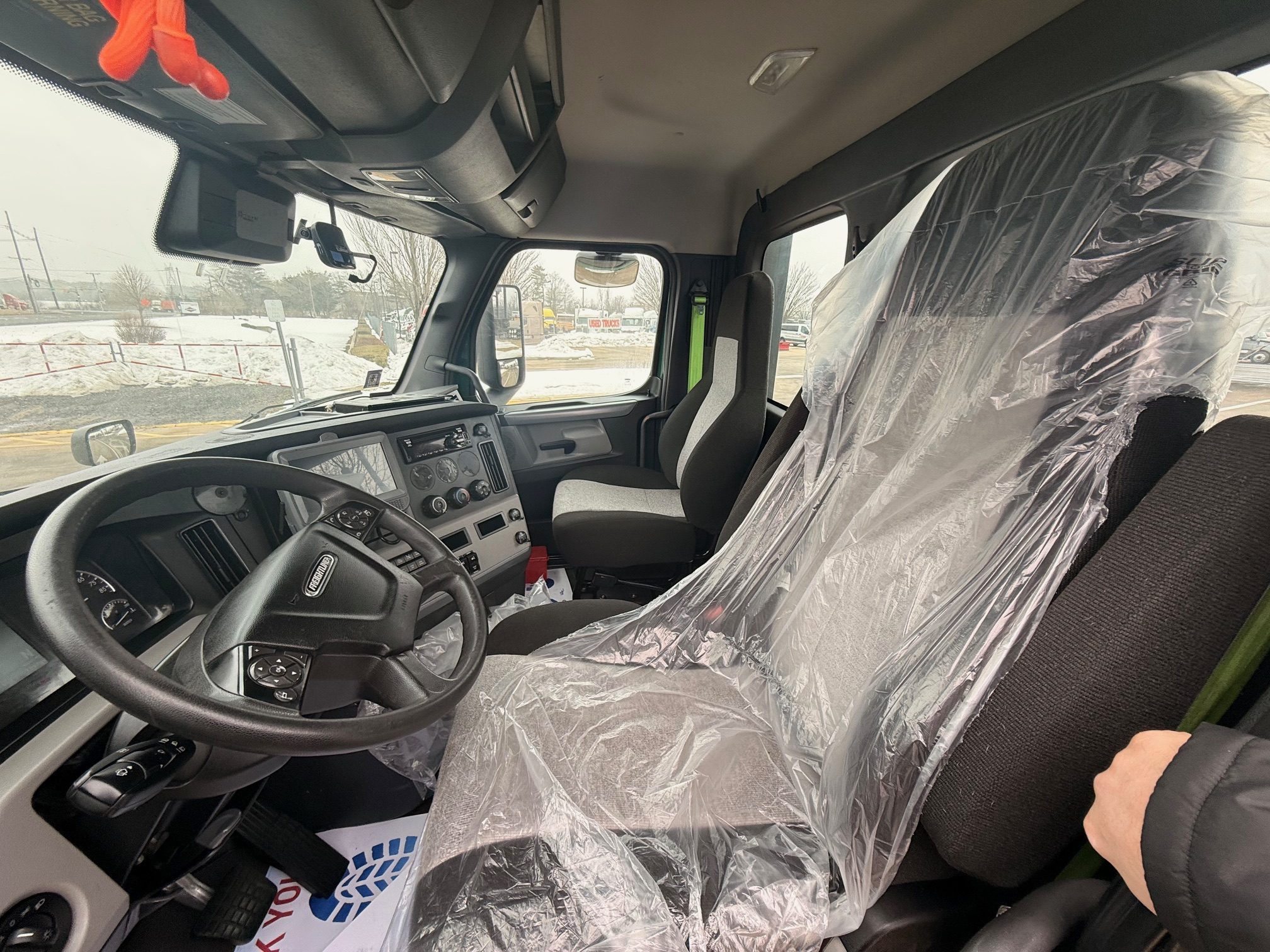 2021 Freightliner CASCADIA PT126D 180707-11 2021 Freightliner CASCADIA PT126D 180707-11