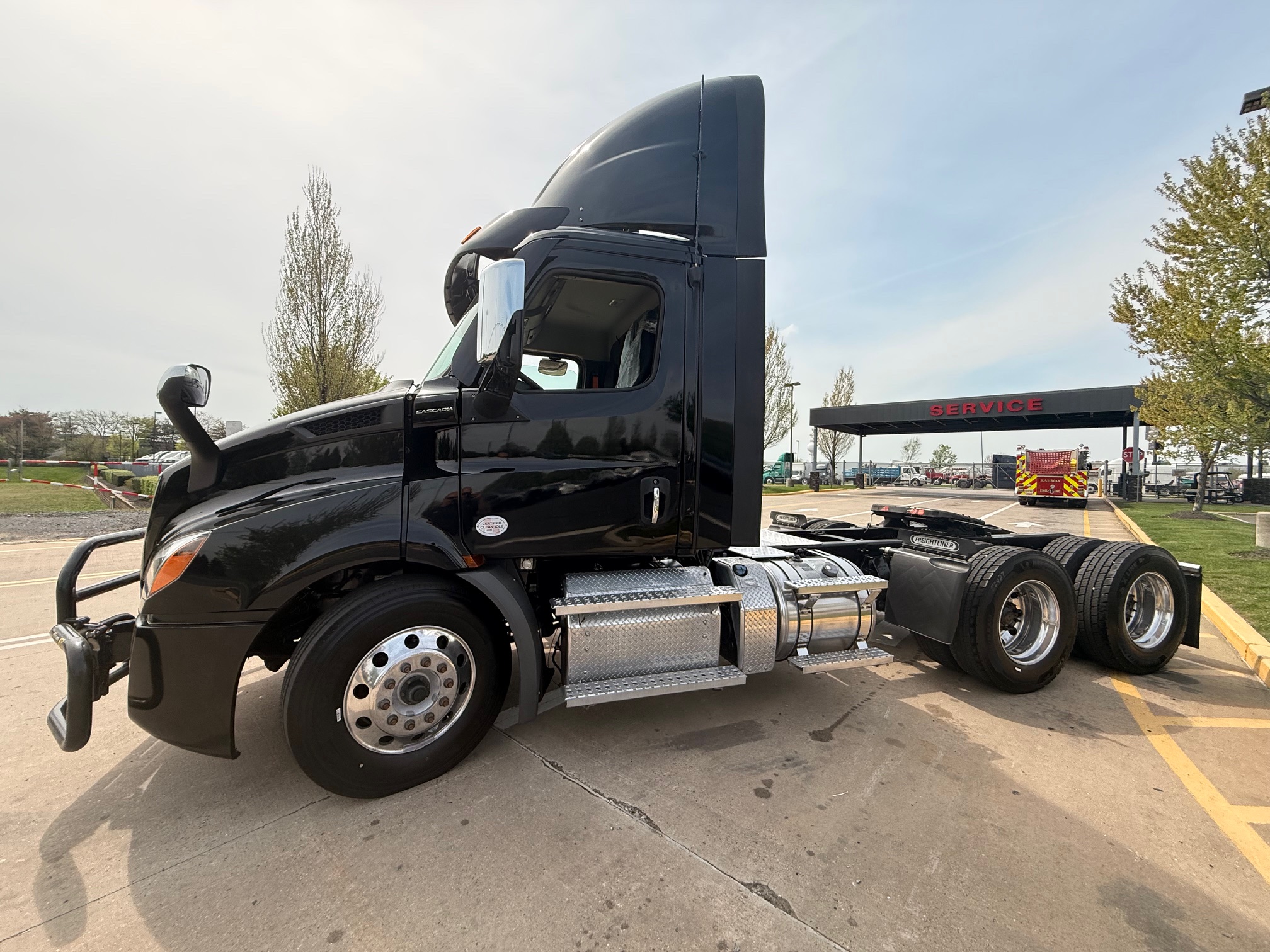 2022 Freightliner CASCADIA 116 - image 1 of 6