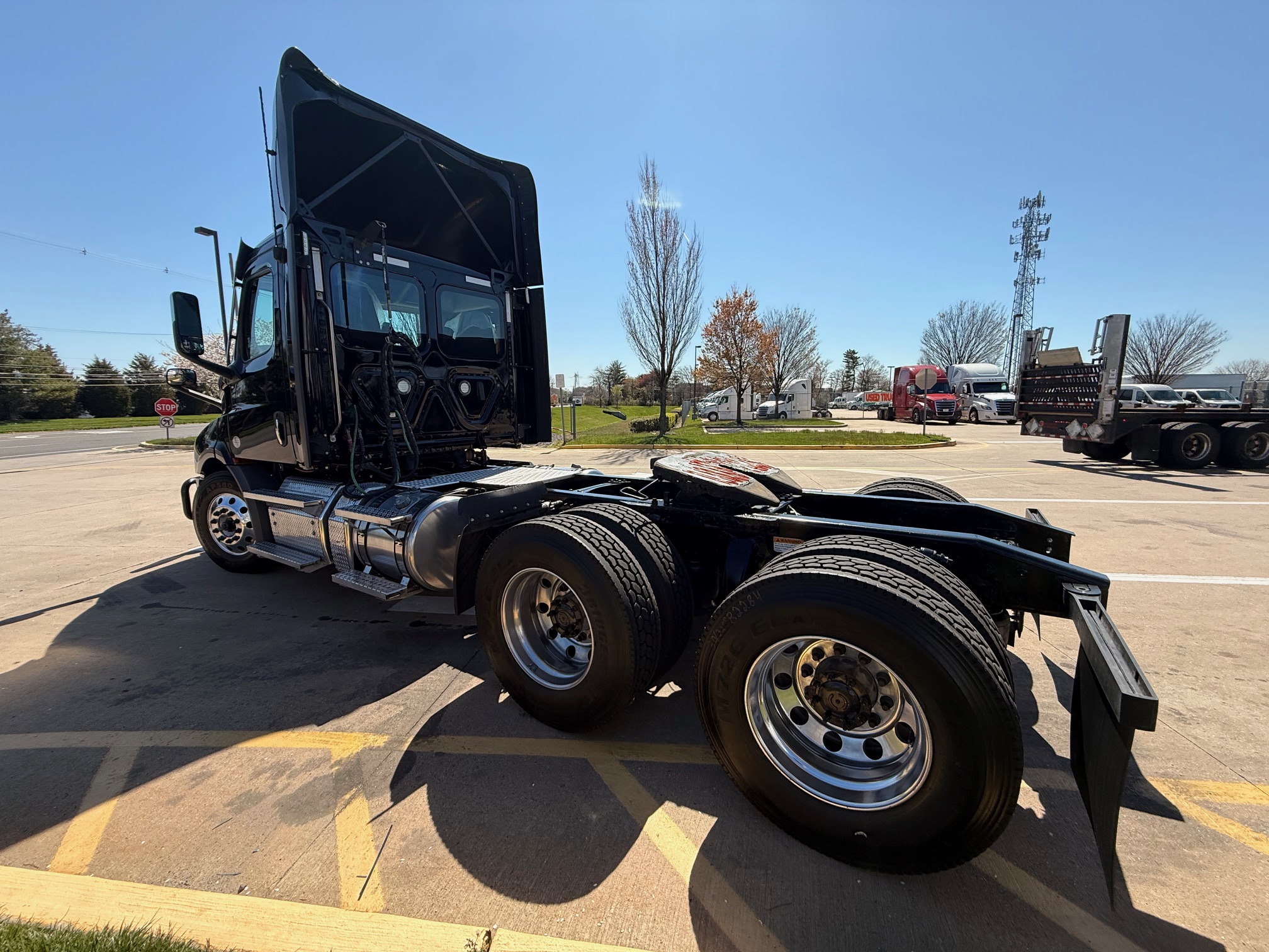 2022 Freightliner CASCADIA 116 - image 6 of 6