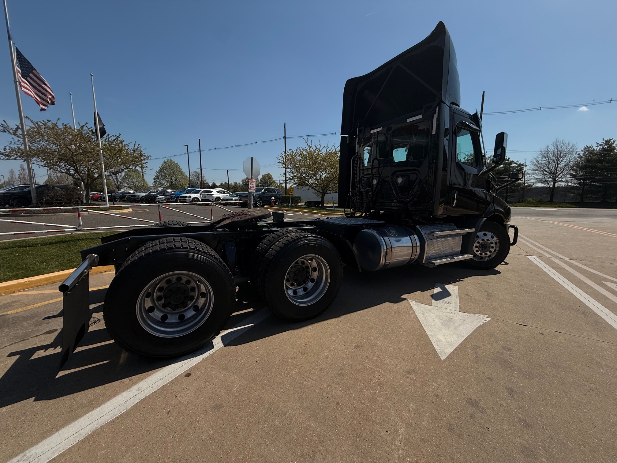 2022 Freightliner CASCADIA 116 - image 4 of 6