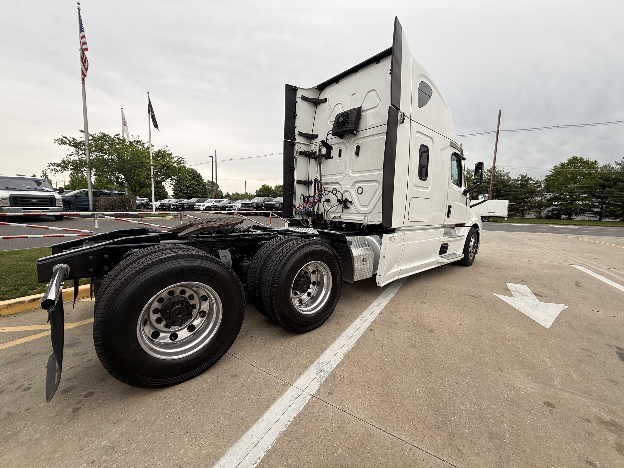 2022 Freightliner CASCADIA PT126S 2022 Freightliner CASCADIA PT126S - image 6 of 6