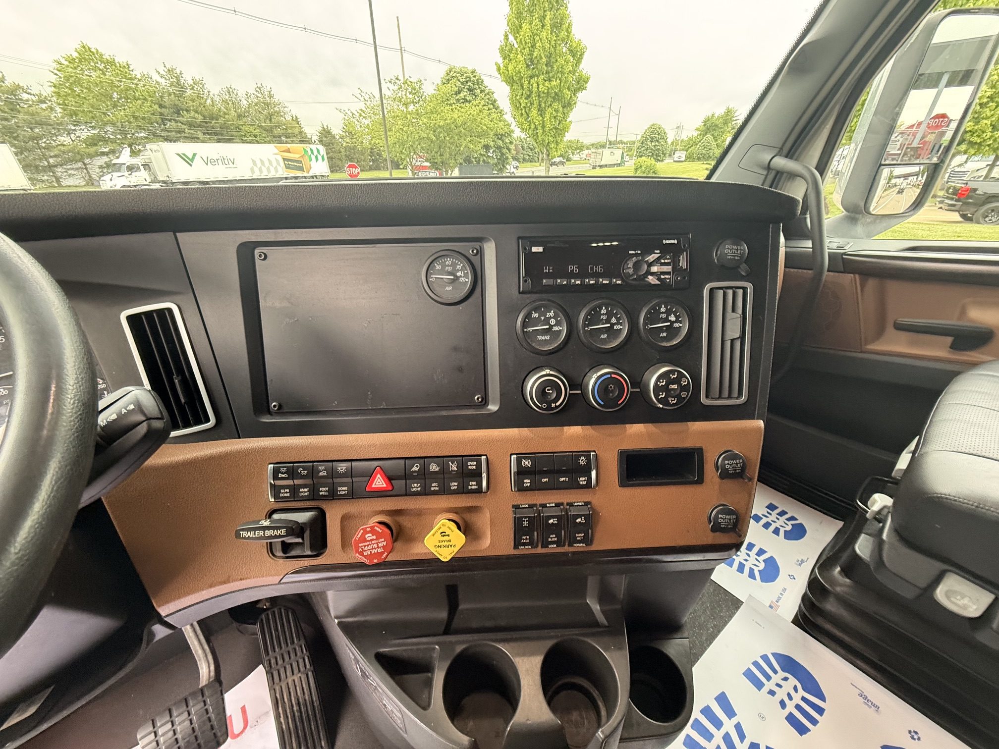 2022 Freightliner CASCADIA PT126S 184577-11 2022 Freightliner CASCADIA PT126S 184577-11