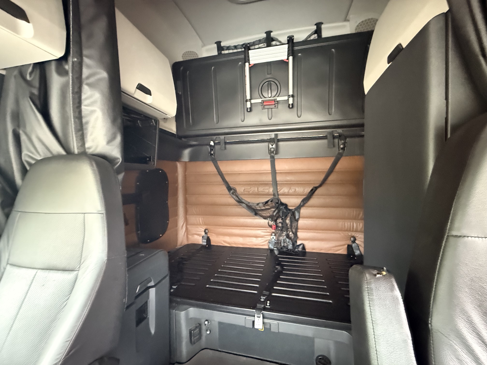 2022 Freightliner CASCADIA PT126S 184577-14 2022 Freightliner CASCADIA PT126S 184577-14