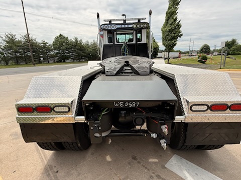 2025 Western Star Trucks 49X - image 4 of 6
