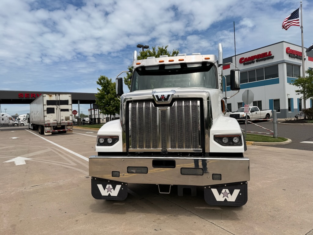 2025 Western Star Trucks 49X 207916-08 2025 Western Star Trucks 49X 207916-08