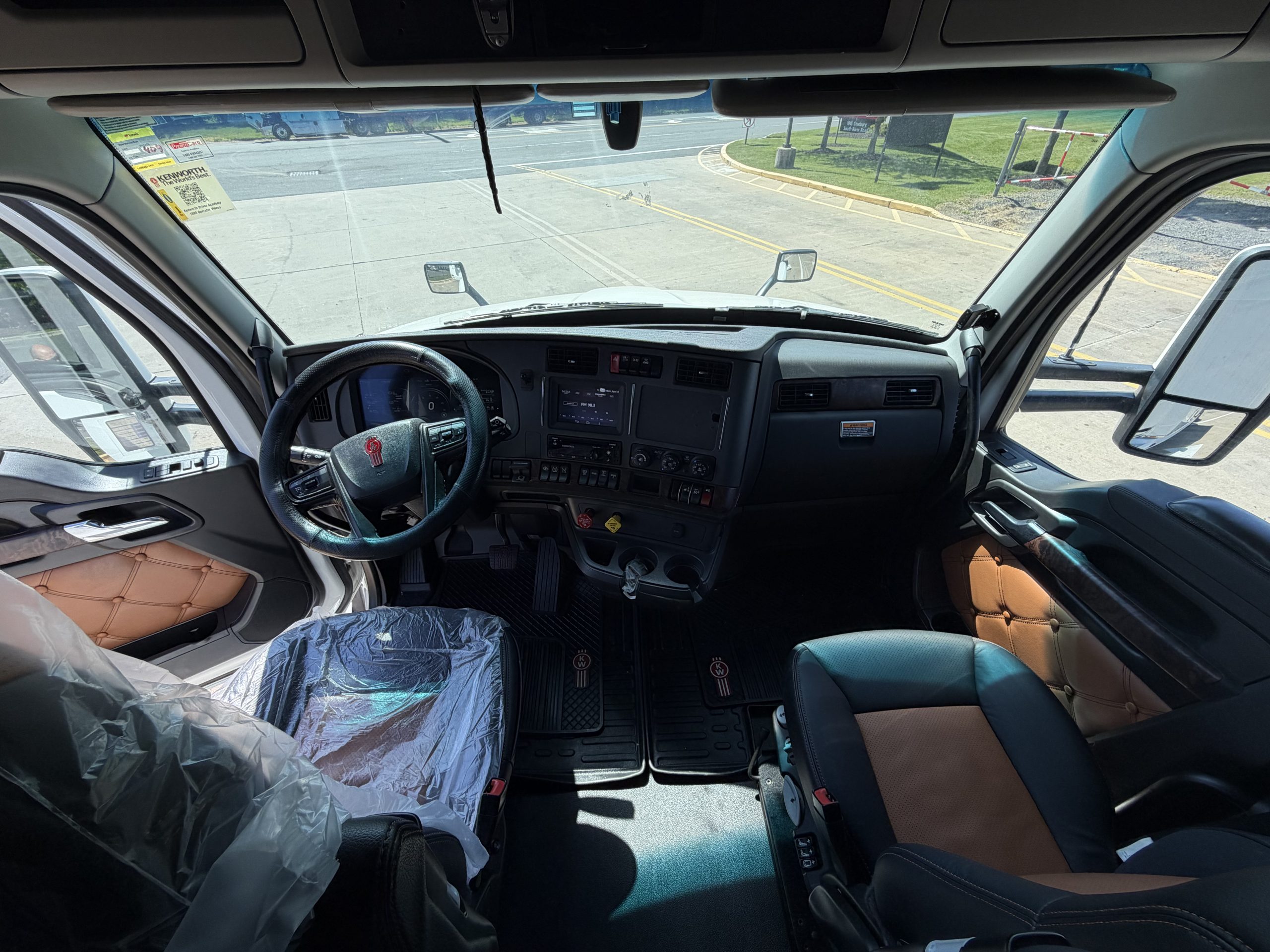 2022 KENWORTH CONSTRUCTION 215265-07 2022 KENWORTH CONSTRUCTION 215265-07