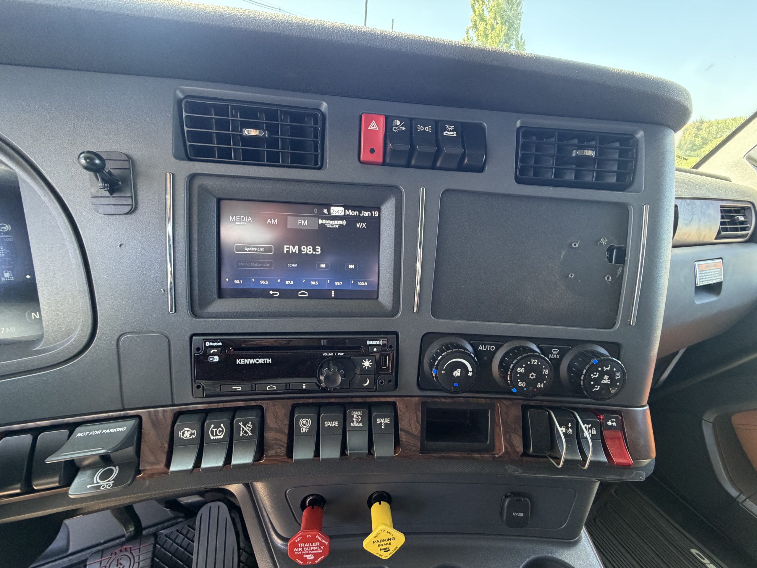 2022 KENWORTH CONSTRUCTION 215265-09 2022 KENWORTH CONSTRUCTION 215265-09