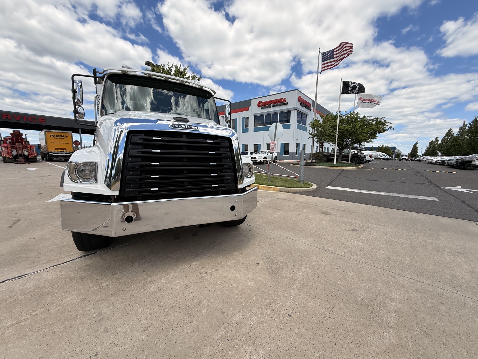 2020 Freightliner 114SD 2020 Freightliner 114SD - image 2 of 6