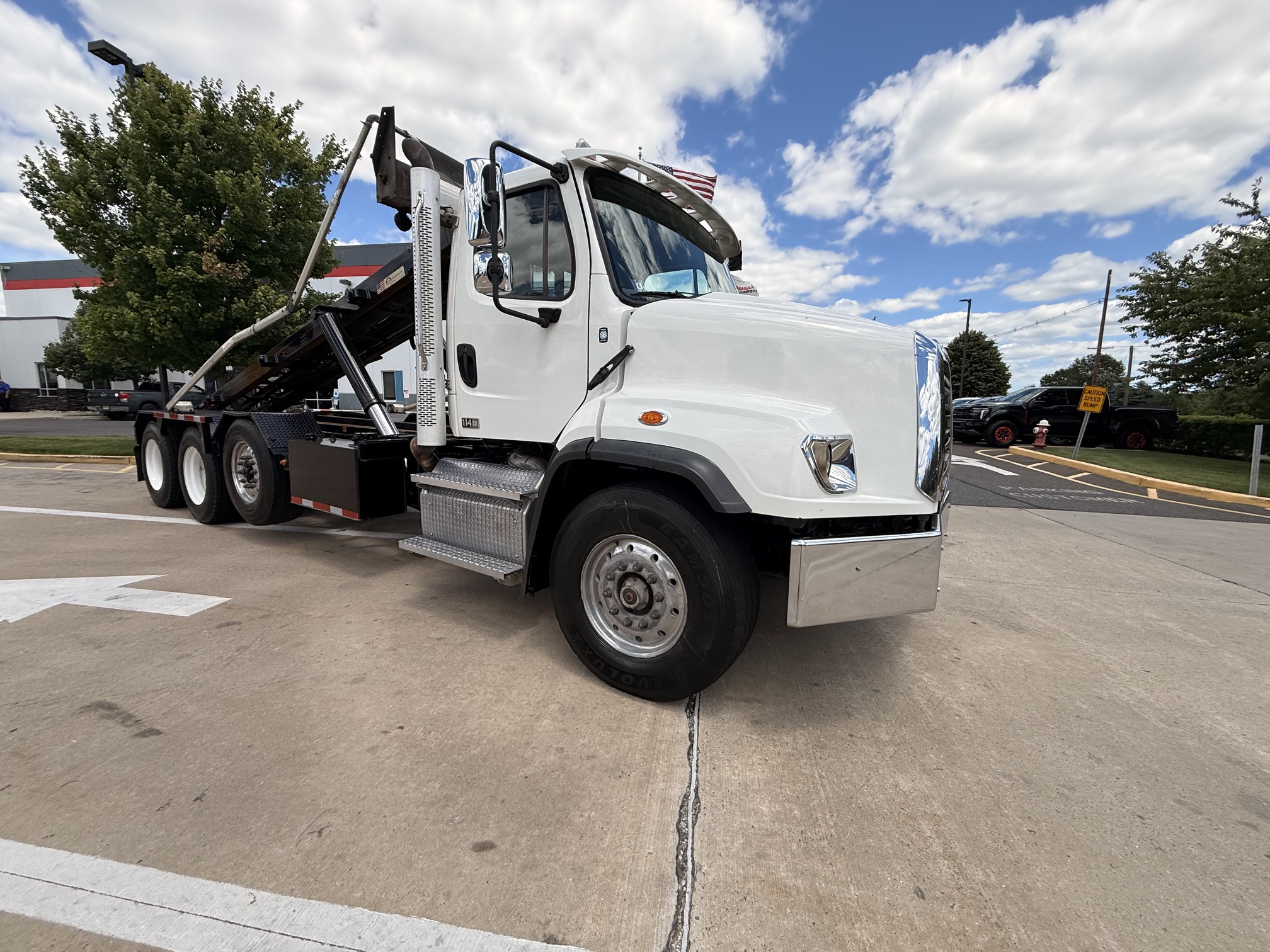 2020 Freightliner 114SD 2020 Freightliner 114SD - image 3 of 6