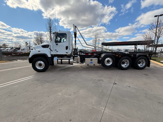 2026 Freightliner 114SD 2026 Freightliner 114SD - image 3 of 6
