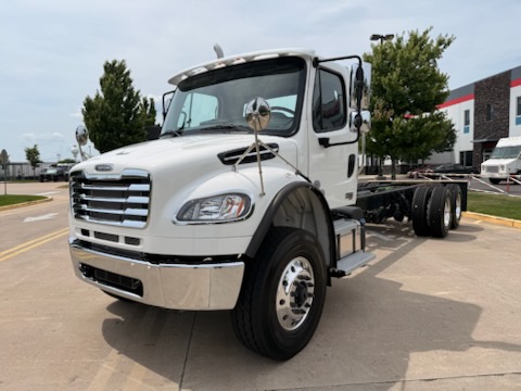 2026 Freightliner M2106 2026 Freightliner M2106 - image 2 of 6