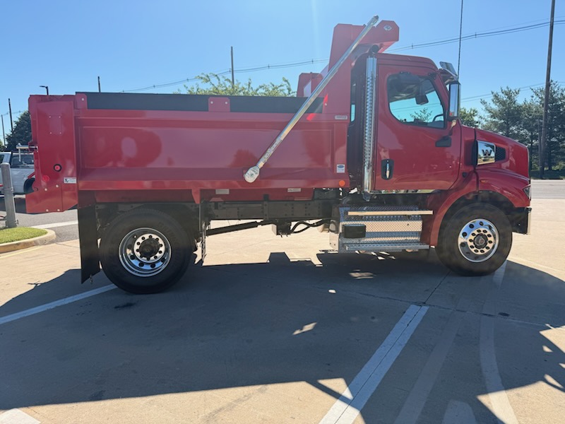 2027 Western Star Trucks 47X 213403-06 2027 Western Star Trucks 47X 213403-06